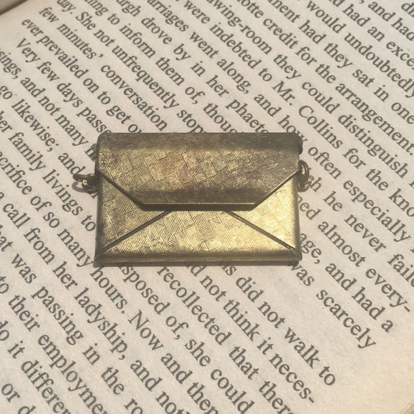 💌 Brass Envelope Charm - Picture 1 of 4